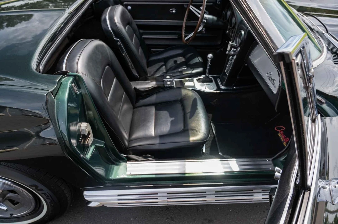 1965 Chevrolet Corvette C2 - Image 14 of 21