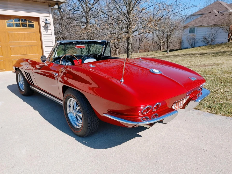 1965 Chevrolet Corvette C2 - Image 12 of 31