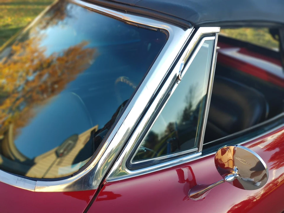 1965 Chevrolet Corvette C2 - Image 25 of 31