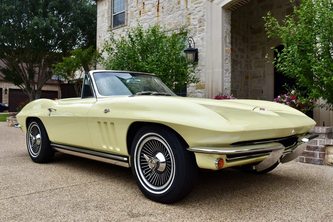1965 Chevrolet Corvette C2 - Image 10 of 31
