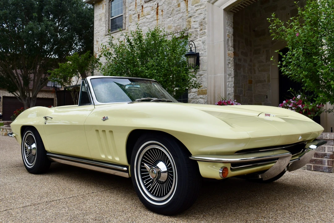 1965 Chevrolet Corvette C2 - Image 9 of 31