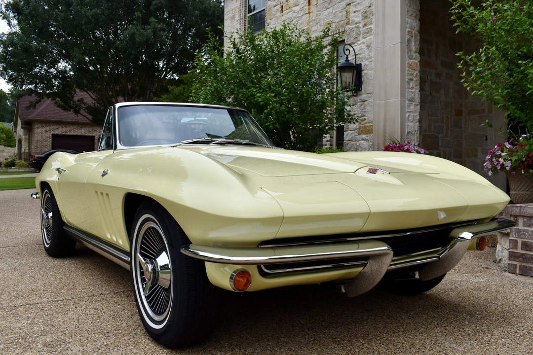 1965 Chevrolet Corvette C2 - Image 7 of 31
