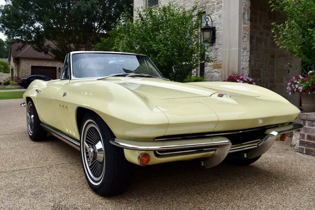 1965 Chevrolet Corvette C2 - Image 6 of 31
