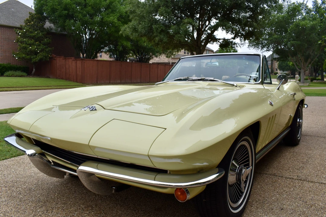 1965 Chevrolet Corvette C2 - Image 3 of 31