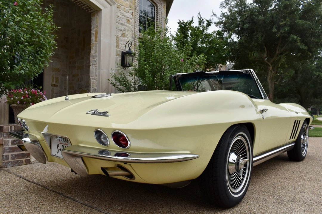 1965 Chevrolet Corvette C2 - Image 17 of 31