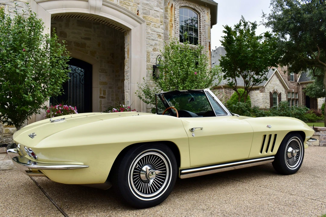 1965 Chevrolet Corvette C2 - Image 16 of 31
