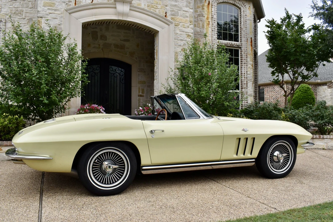 1965 Chevrolet Corvette C2 - Image 15 of 31