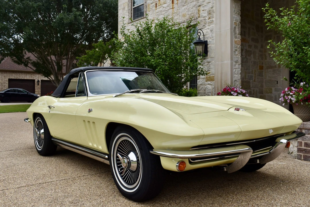 1965 Chevrolet Corvette C2 - Image 30 of 31