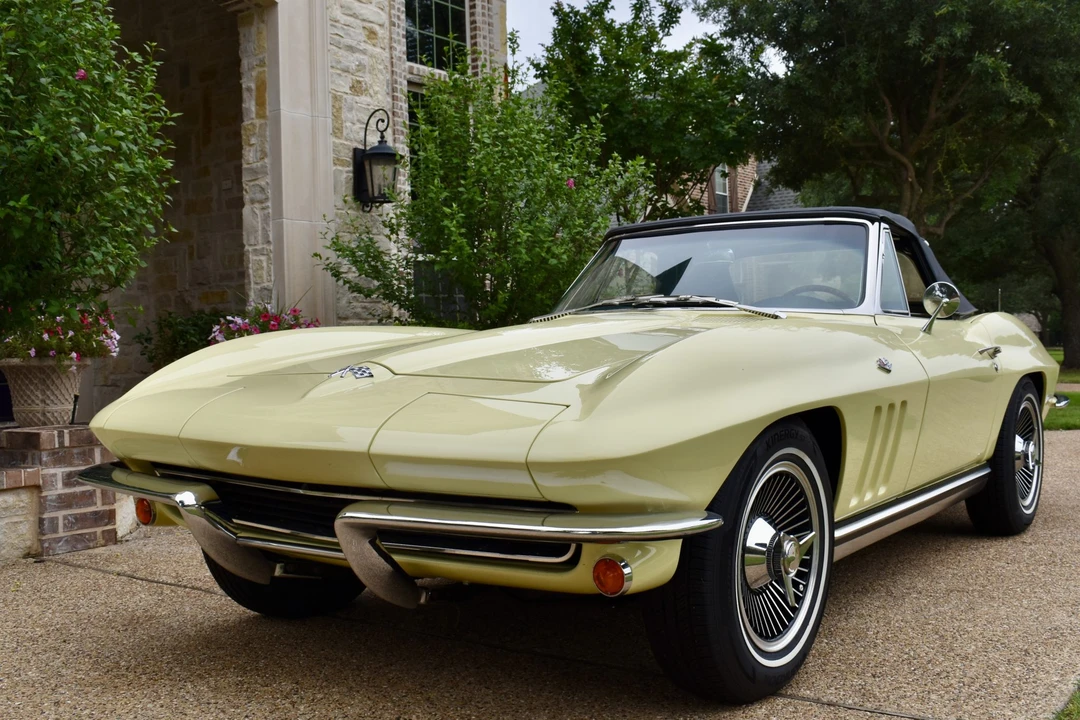 1965 Chevrolet Corvette C2 - Image 27 of 31