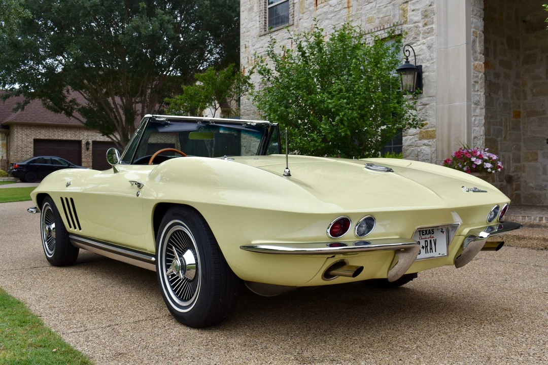1965 Chevrolet Corvette C2 - Image 21 of 31