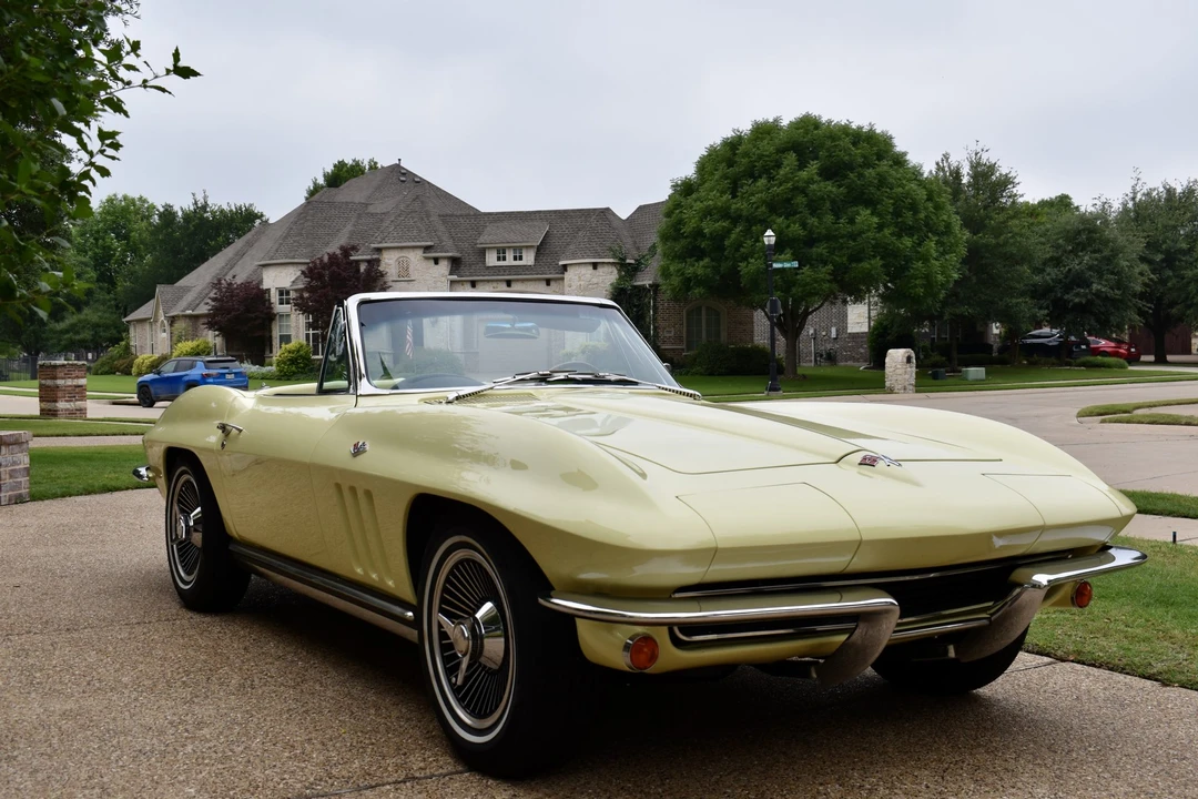 1965 Chevrolet Corvette C2 - Image 8 of 31