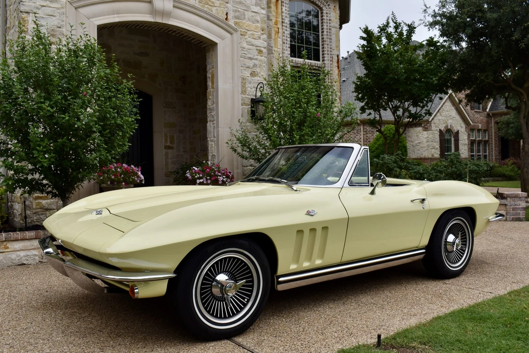 1965 Chevrolet Corvette C2 - Image 26 of 31