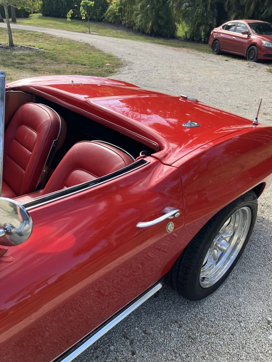 1965 Chevrolet Corvette C2 - Image 20 of 31