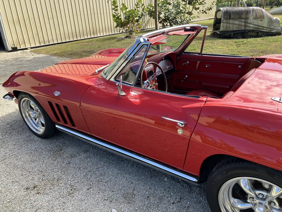 1965 Chevrolet Corvette C2 - Image 22 of 31