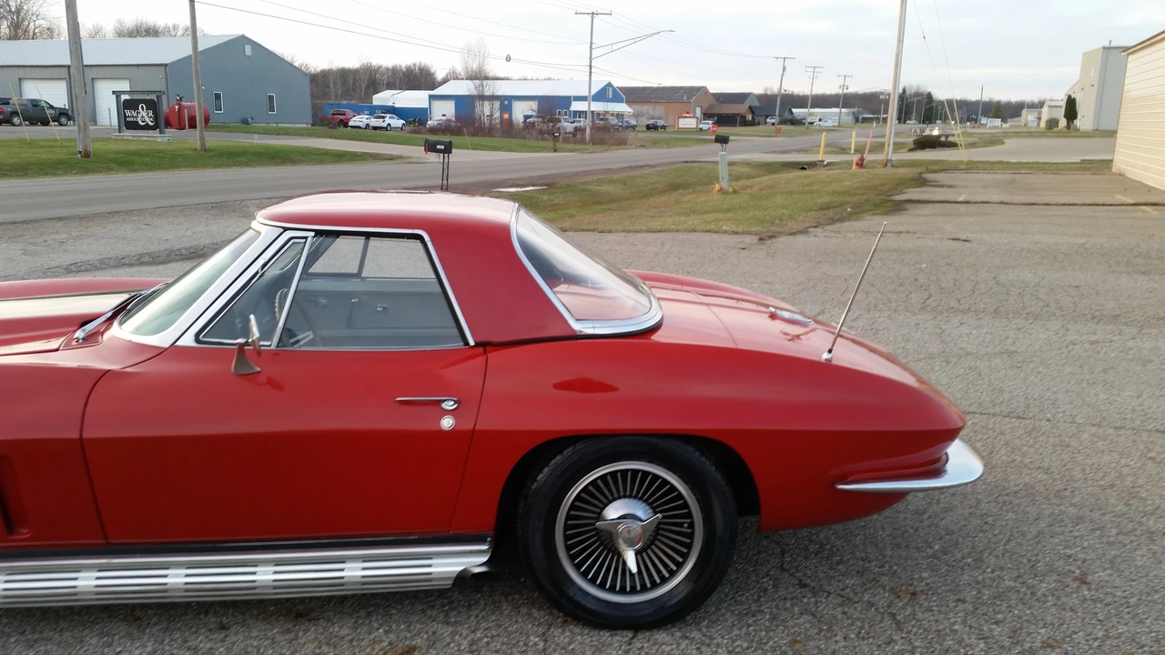 1965 Chevrolet Corvette C2 - Image 25 of 31