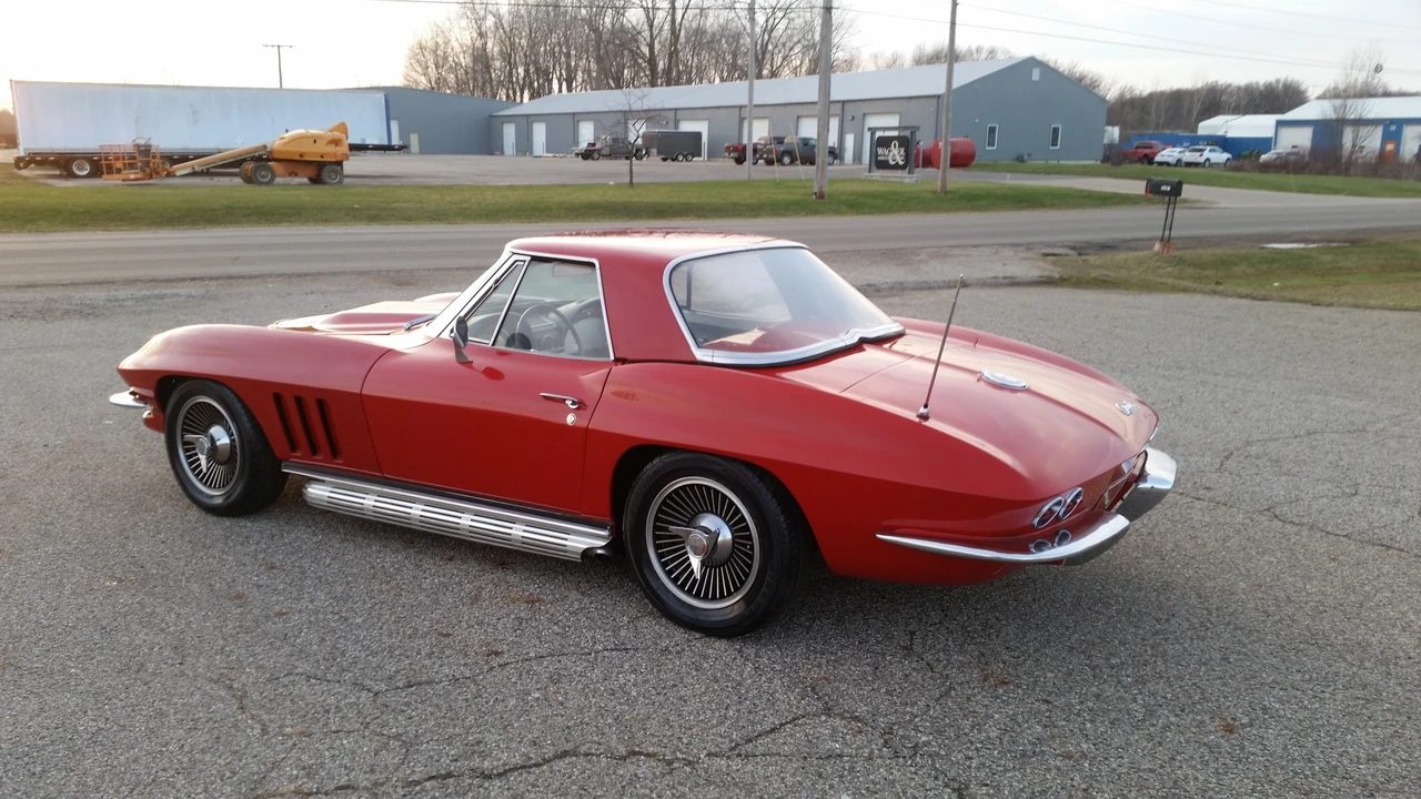 1965 Chevrolet Corvette C2 - Image 11 of 31