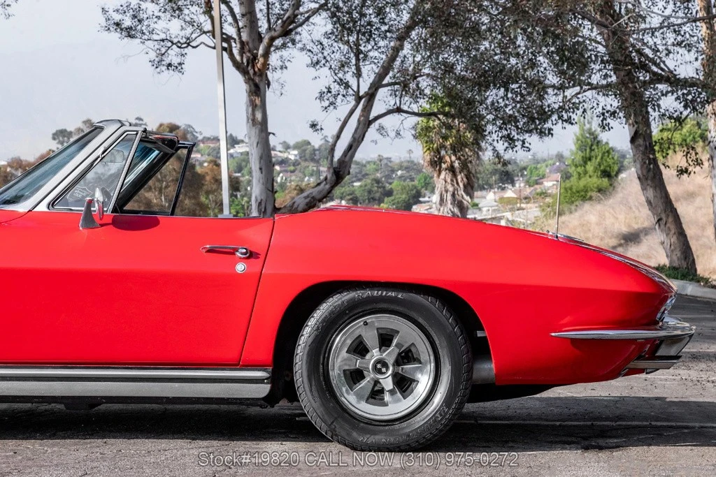 1965 Chevrolet Corvette C2 - Image 22 of 24