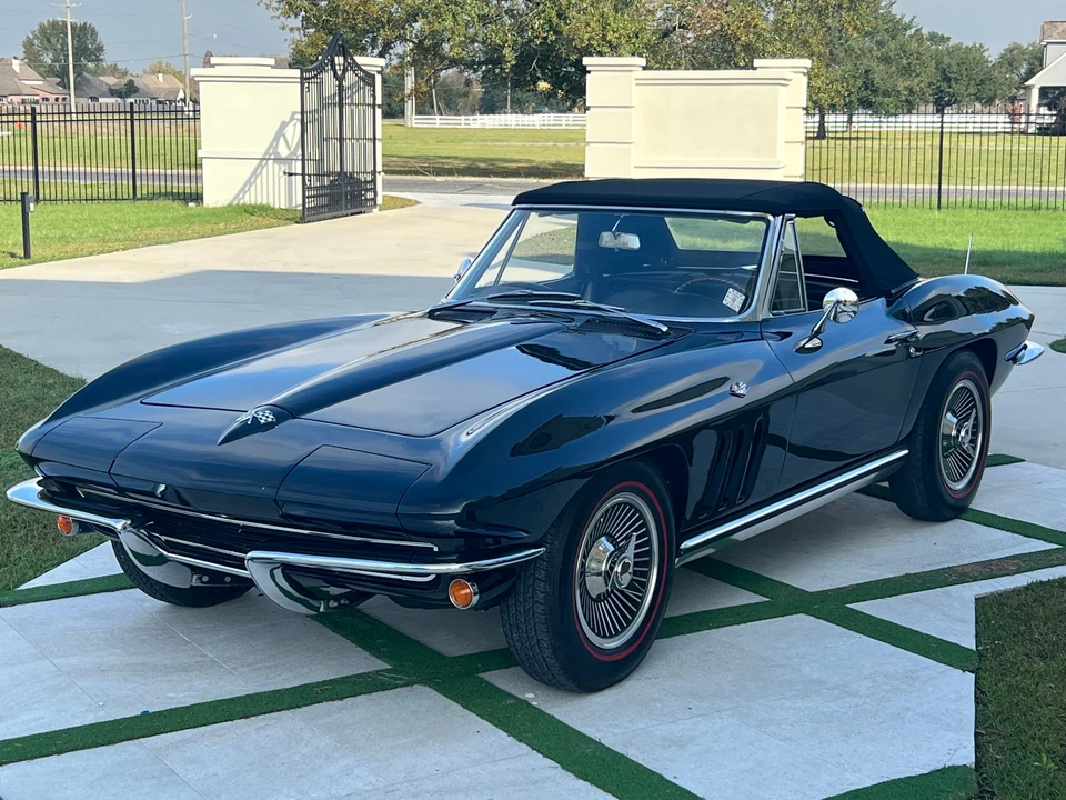 1965 Chevrolet Corvette C2 - Image 15 of 31