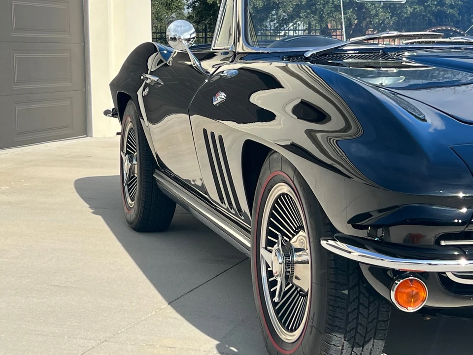 1965 Chevrolet Corvette C2 - Image 21 of 31