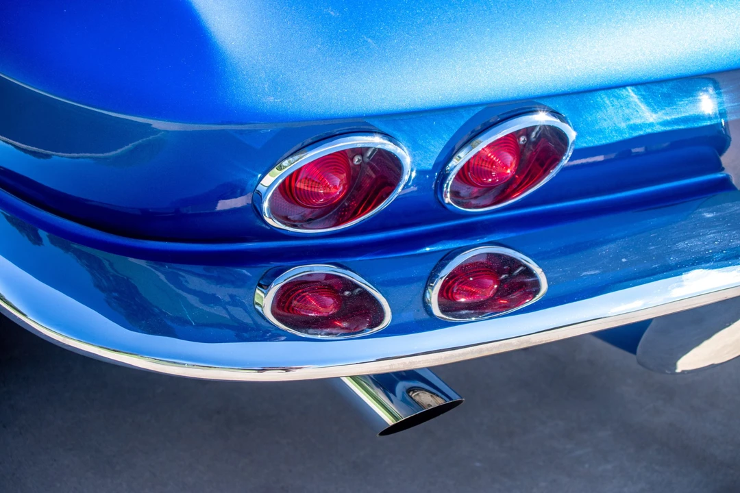 1965 Chevrolet Corvette C2 - Image 23 of 31