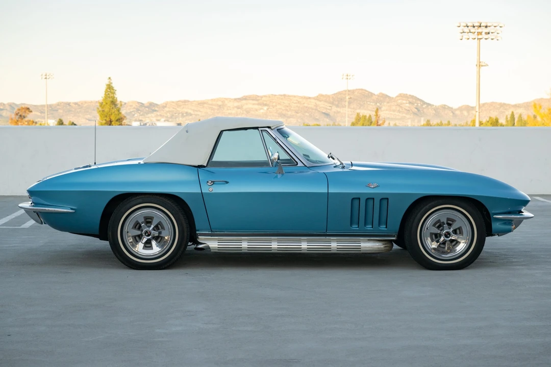 1965 Chevrolet Corvette C2 - Image 11 of 31