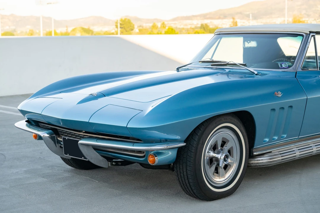 1965 Chevrolet Corvette C2 - Image 21 of 31