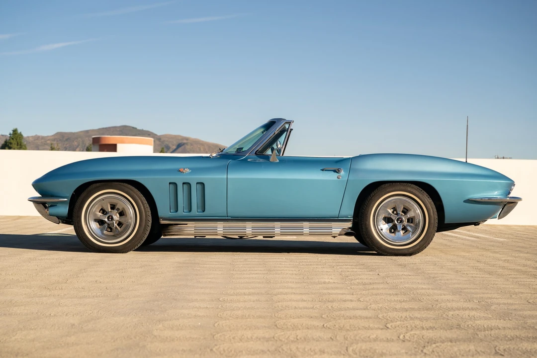 1965 Chevrolet Corvette C2 - Image 15 of 31