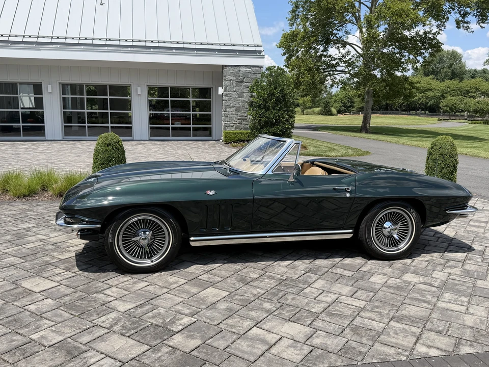1965 Chevrolet Corvette C2 - Image 30 of 31