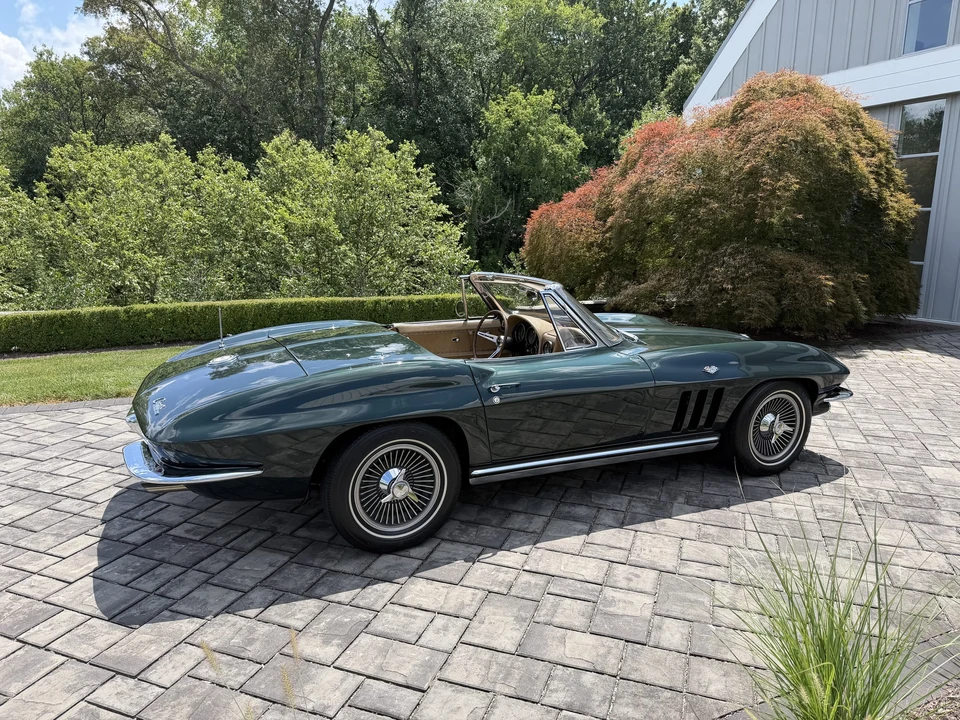 1965 Chevrolet Corvette C2 - Image 24 of 31