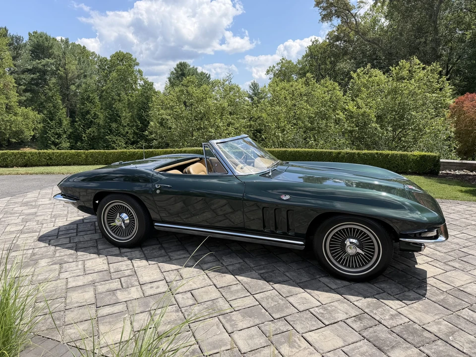1965 Chevrolet Corvette C2 - Image 23 of 31