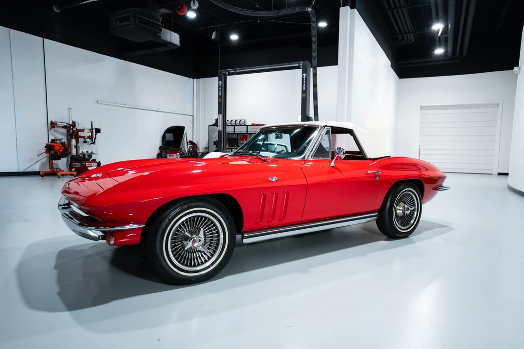 1965 Chevrolet Corvette C2 - Image 2 of 31