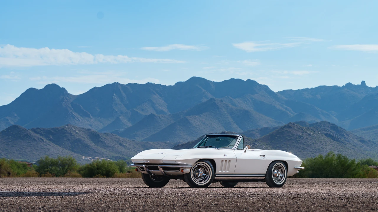 1965 Chevrolet Corvette C2 - Image 2 of 31