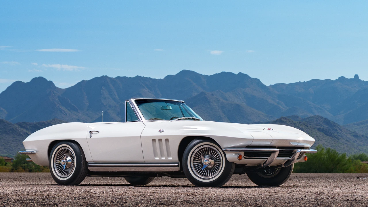 1965 Chevrolet Corvette C2 - Image 13 of 31
