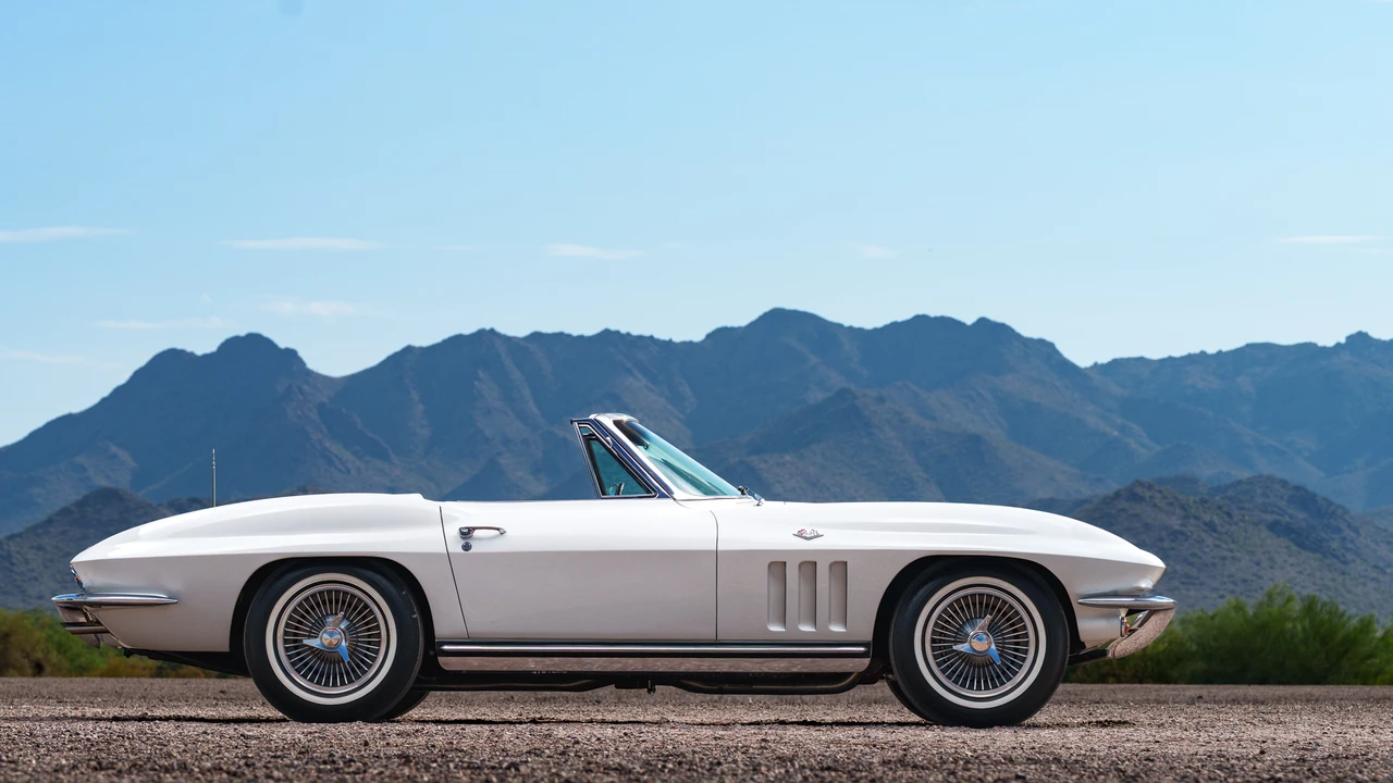1965 Chevrolet Corvette C2 - Image 16 of 31