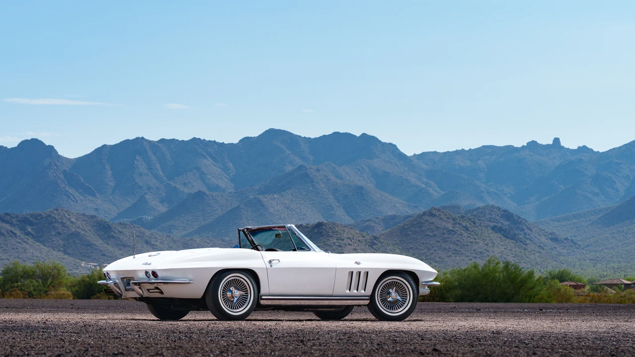 1965 Chevrolet Corvette C2 - Image 17 of 31
