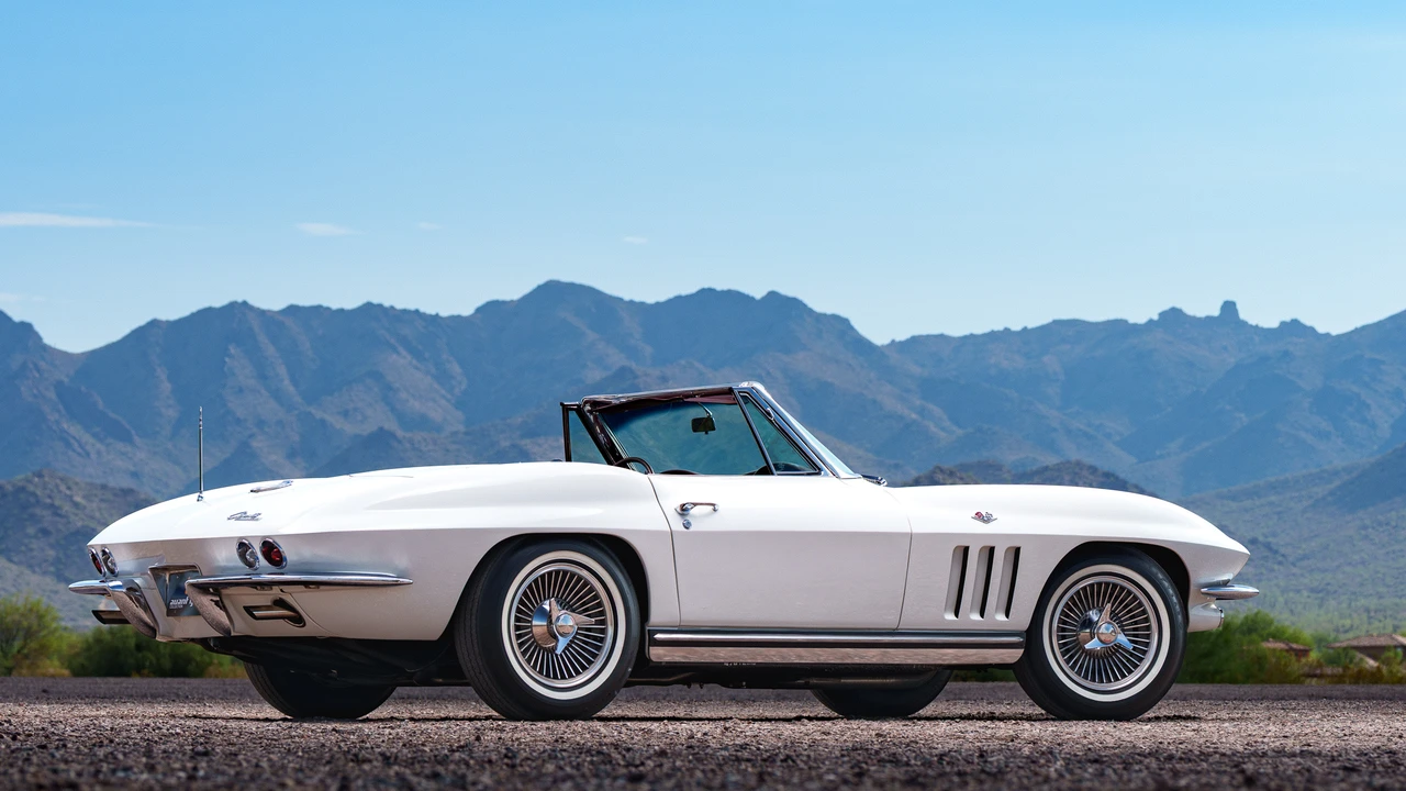 1965 Chevrolet Corvette C2 - Image 18 of 31