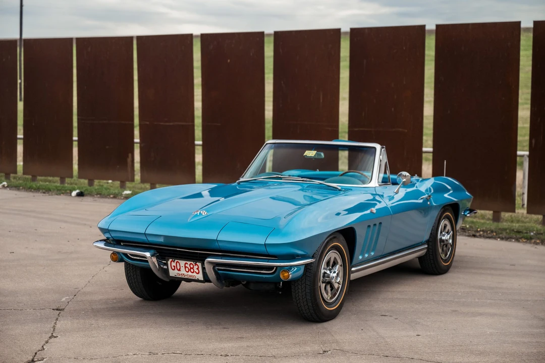 1965 Chevrolet Corvette C2 - Image 13 of 31