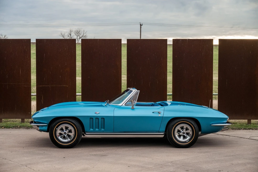 1965 Chevrolet Corvette C2 - Image 17 of 31
