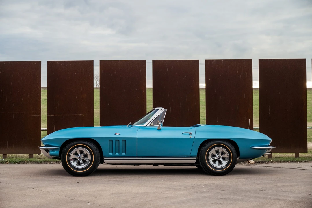 1965 Chevrolet Corvette C2 - Image 16 of 31