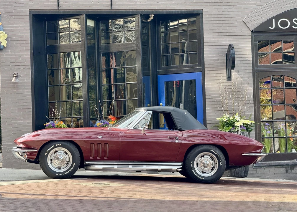 1965 Chevrolet Corvette C2 - Image 29 of 31