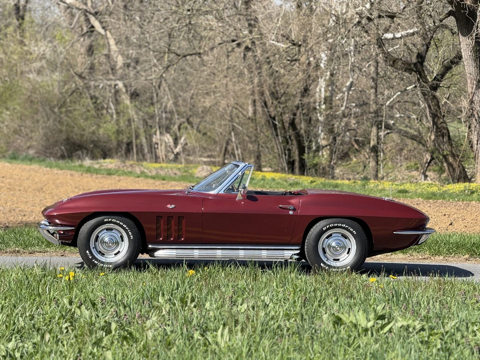 1965 Chevrolet Corvette C2 - Image 27 of 31