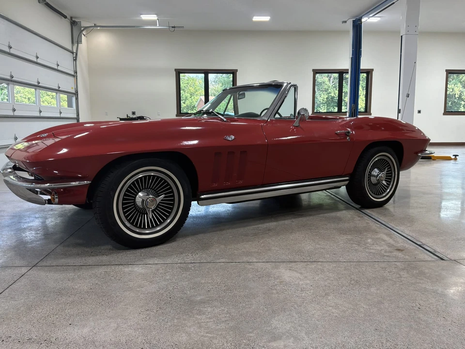 1965 Chevrolet Corvette C2 - Image 2 of 31