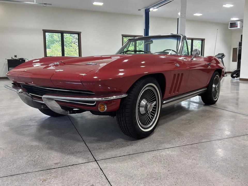 1965 Chevrolet Corvette C2 - Image 3 of 31