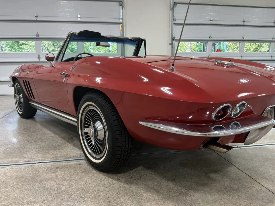 1965 Chevrolet Corvette C2 - Image 25 of 31