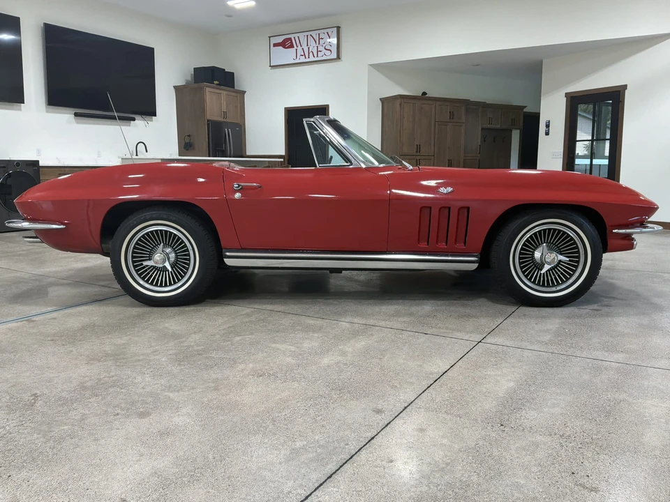 1965 Chevrolet Corvette C2 - Image 10 of 31