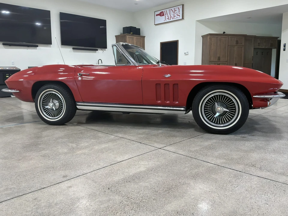 1965 Chevrolet Corvette C2 - Image 9 of 31