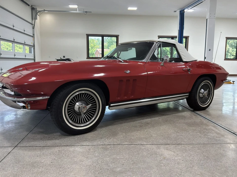 1965 Chevrolet Corvette C2 - Image 15 of 31