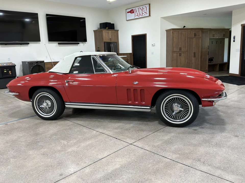 1965 Chevrolet Corvette C2 - Image 17 of 31