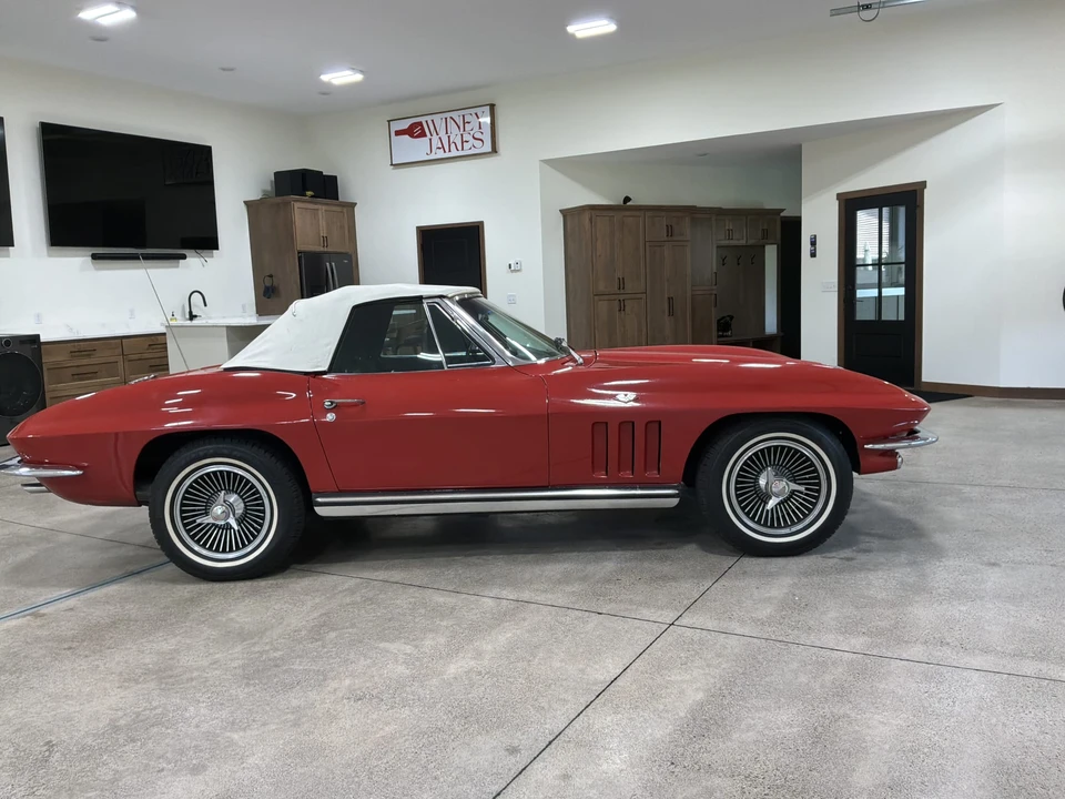1965 Chevrolet Corvette C2 - Image 19 of 31