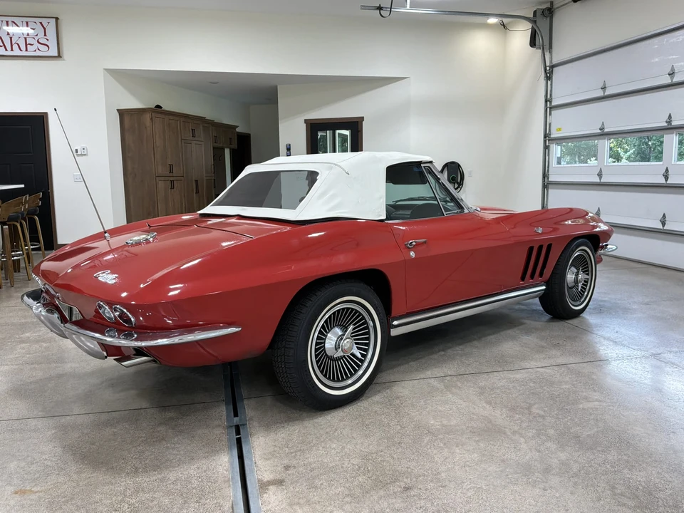 1965 Chevrolet Corvette C2 - Image 20 of 31